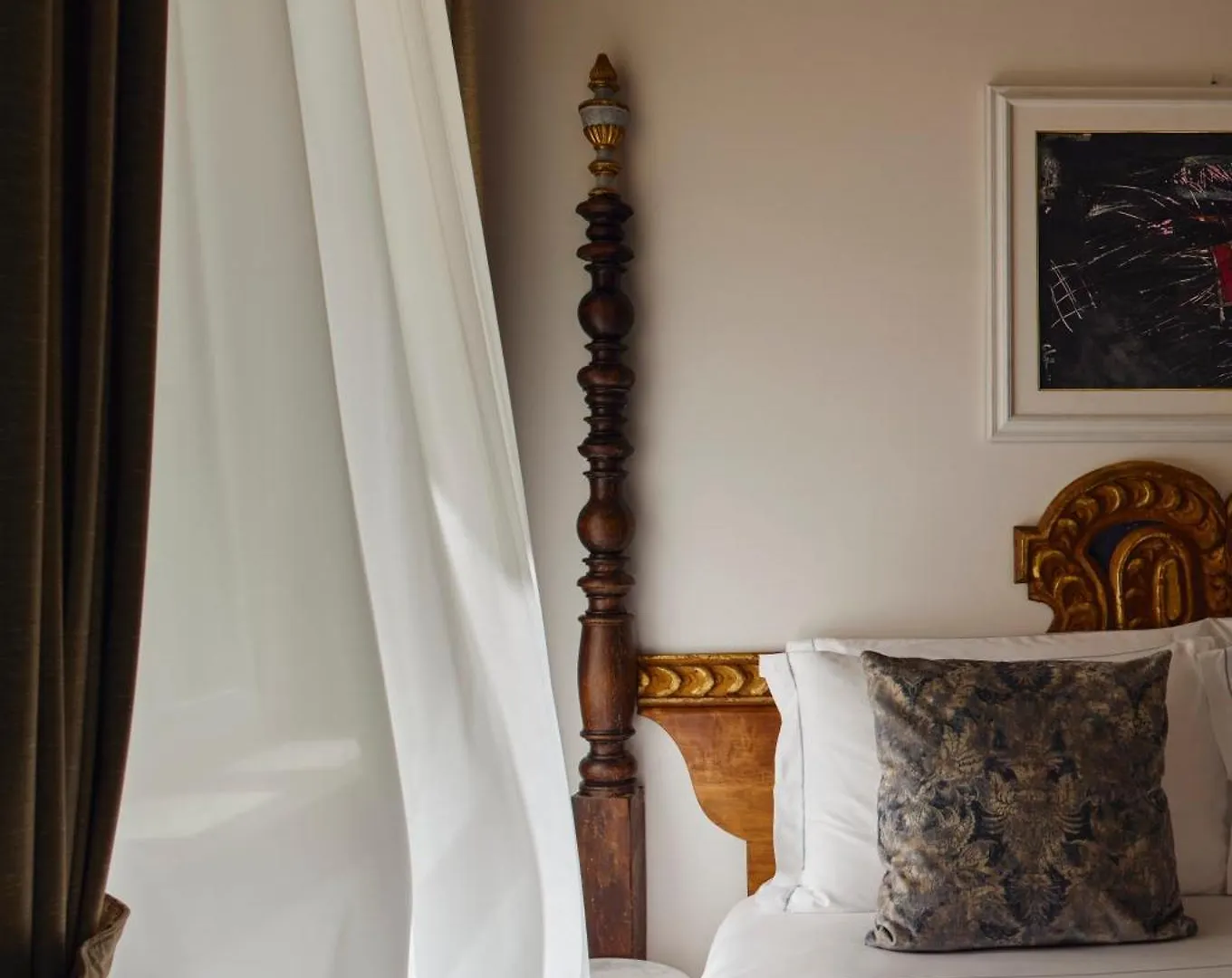 Palazzo Delle Pietre - Luxury Apartments Rome Aparthotel