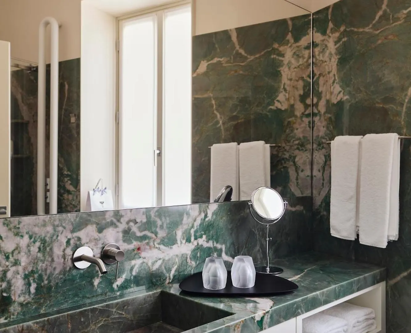 Palazzo Delle Pietre - Luxury Apartments Rome Aparthotel