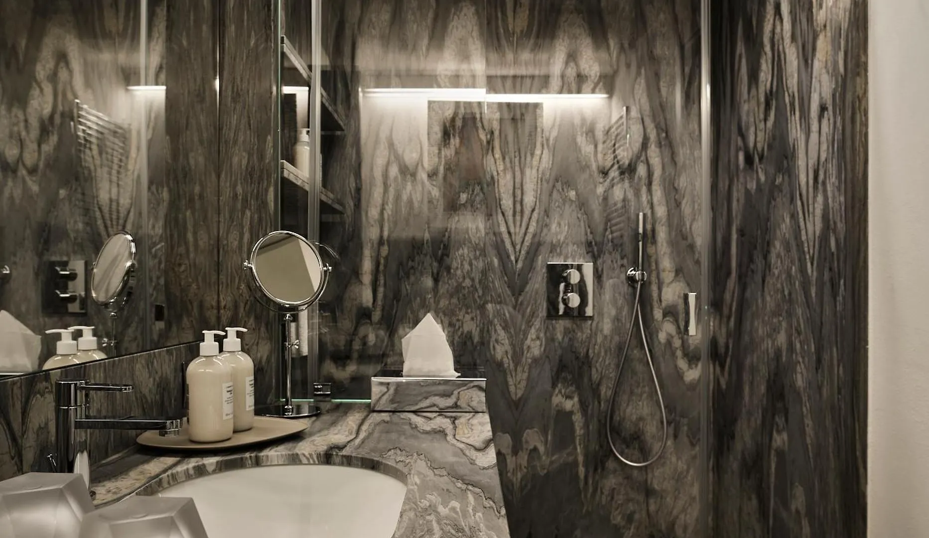Aparthotel Palazzo Delle Pietre - Luxury Apartments Rome