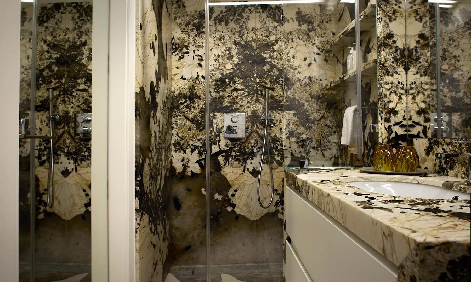 Palazzo Delle Pietre - Luxury Apartments Rome