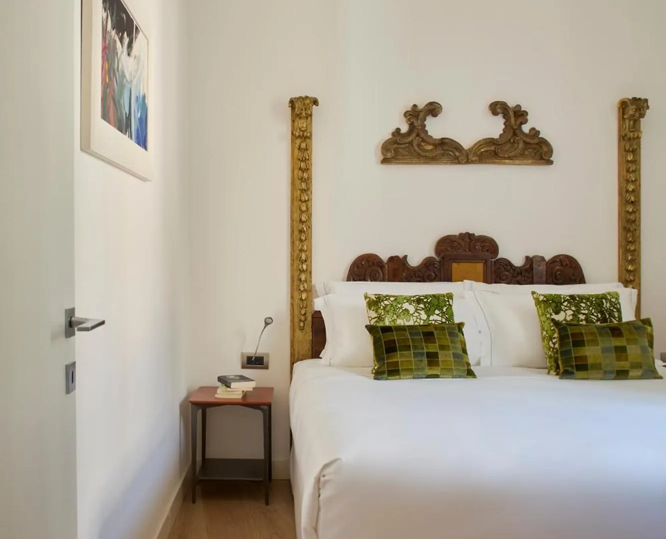 ***** Aparthotel Palazzo Delle Pietre - Luxury Apartments Rome Italy