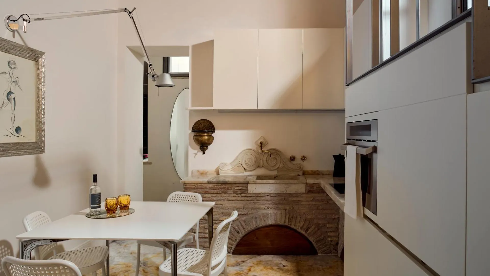 Palazzo Delle Pietre - Luxury Apartments Rome 5*,